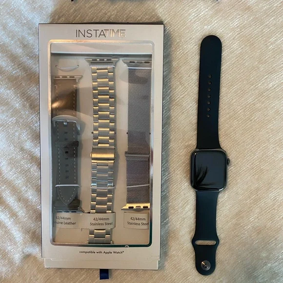 LIKE NEW | Series 7 Apple Watch | Titanium Case | 44mm | + Extra Bands - Picture 14 of 14